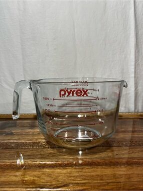 Pyrex Clear Glass Measuring Bowl/cup with Red Markings 2 Liters/2 Quarts vintage